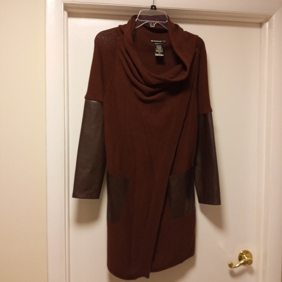 BLANKNYC Burgundy Wrap Cardigan w/ Faux Leather Sleeves & Pockets sz S /B7 - Picture 2 of 11
